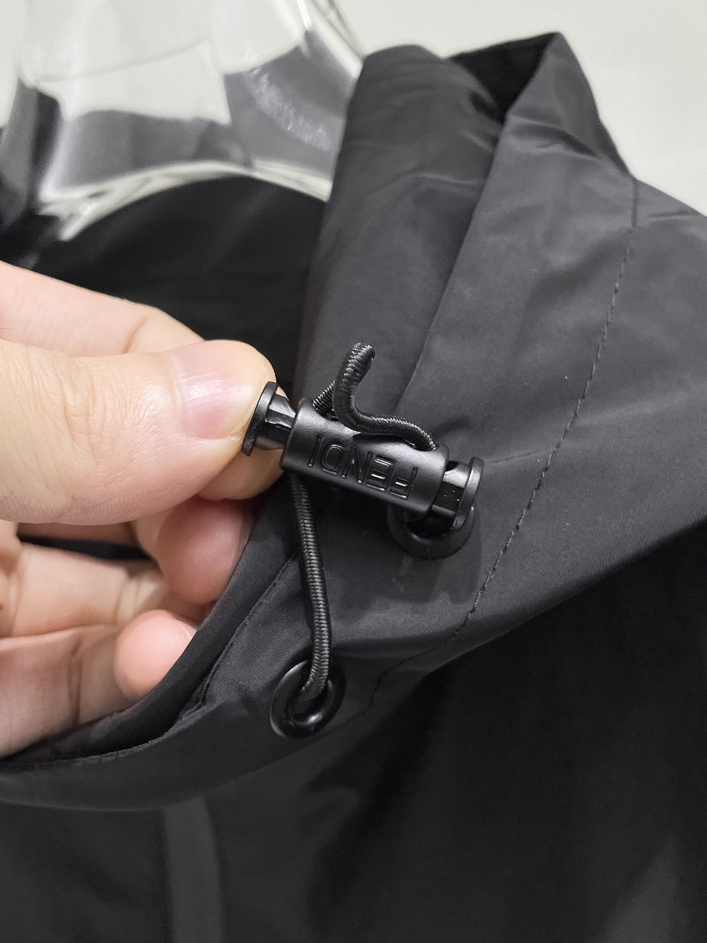 【FENDI  公式旗艦店】フェンディ  ジャケット着 好評に付き再入荷 241223