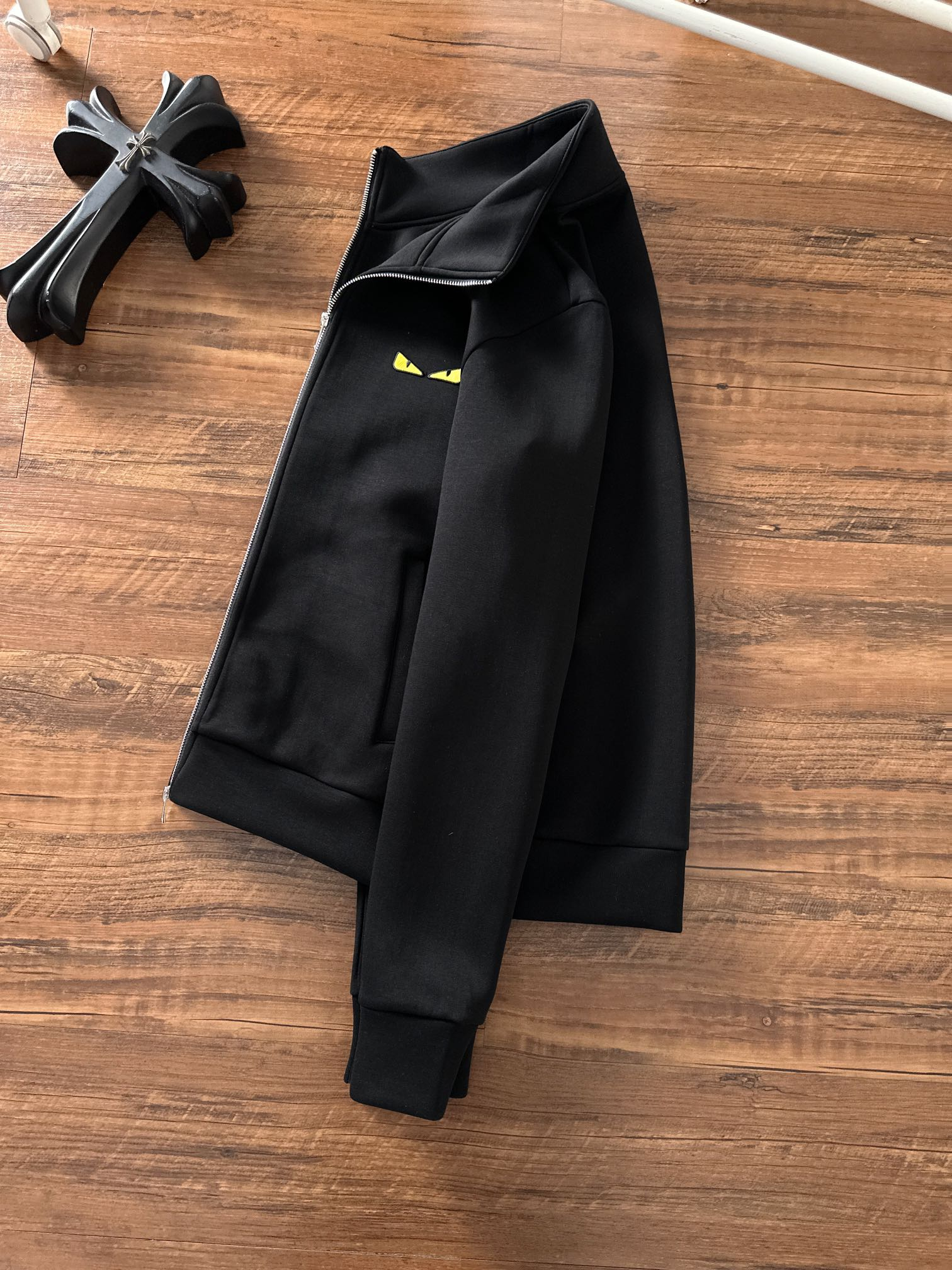 【FENDI  公式旗艦店】フェンディ  ジャケット着 好評に付き再入荷 241223