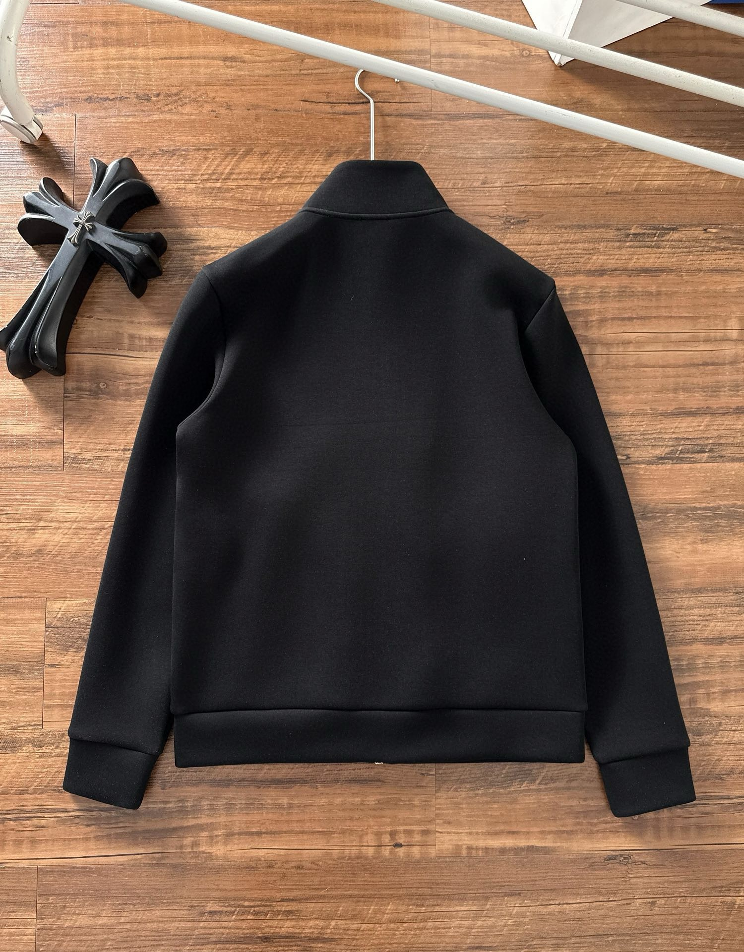 【FENDI  公式旗艦店】フェンディ  ジャケット着 好評に付き再入荷 241223