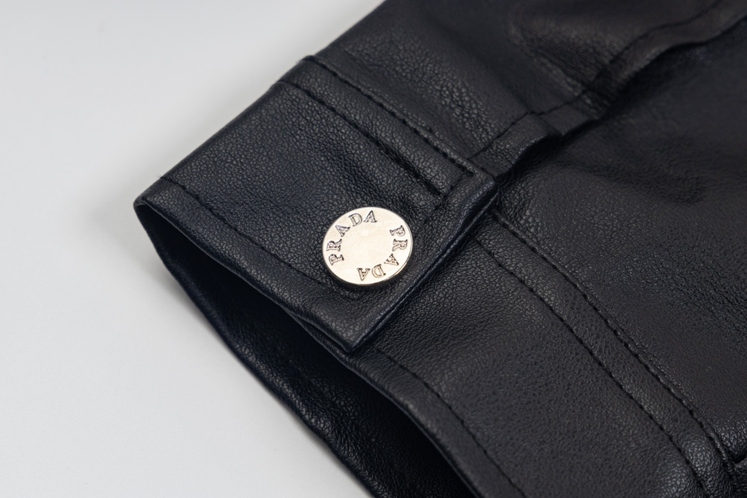 【PRADA  公式旗艦店】プラダ  ジャケット着 好評に付き再入荷 241224