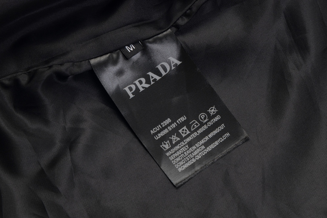 【PRADA  公式旗艦店】プラダ  ジャケット着 好評に付き再入荷 241224