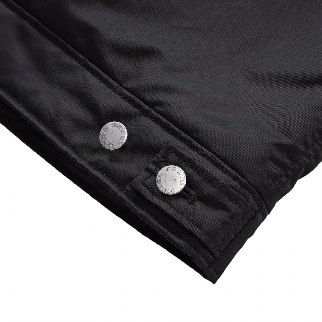 【PRADA  公式旗艦店】プラダ  ジャケット着 好評に付き再入荷 241224