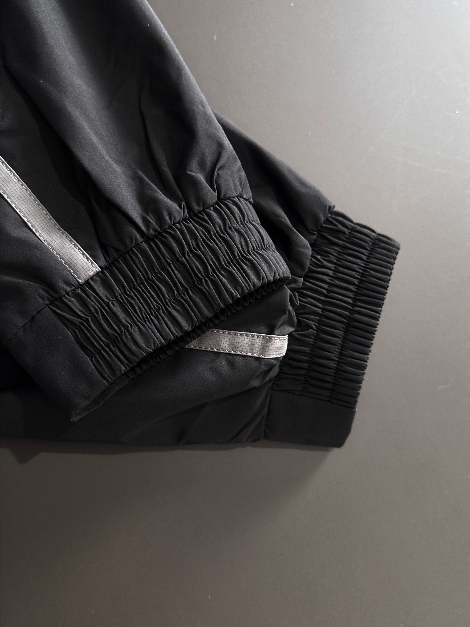 【PRADA  公式旗艦店】プラダ  ジャケット着 好評に付き再入荷 241224