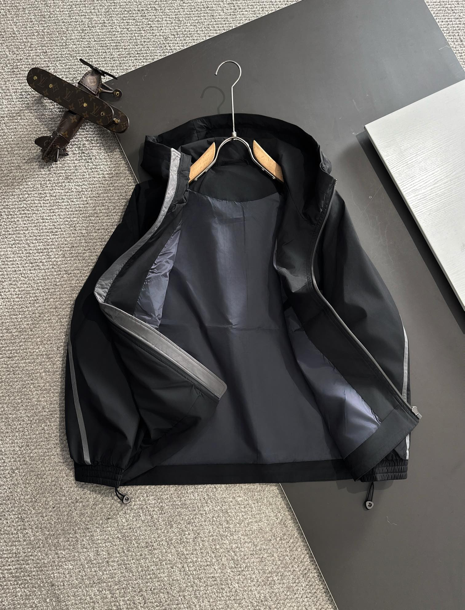 【PRADA  公式旗艦店】プラダ  ジャケット着 好評に付き再入荷 241224