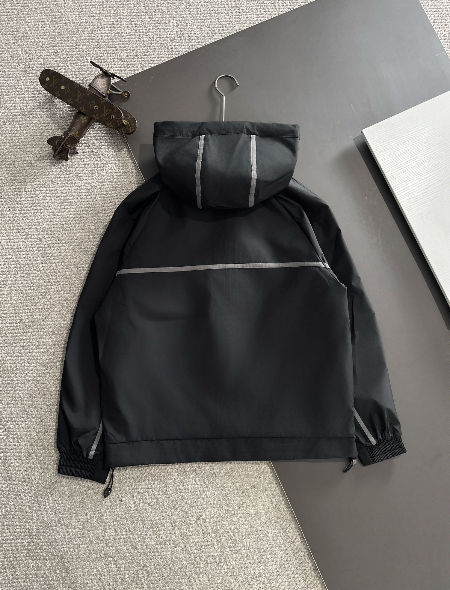 【PRADA  公式旗艦店】プラダ  ジャケット着 好評に付き再入荷 241224