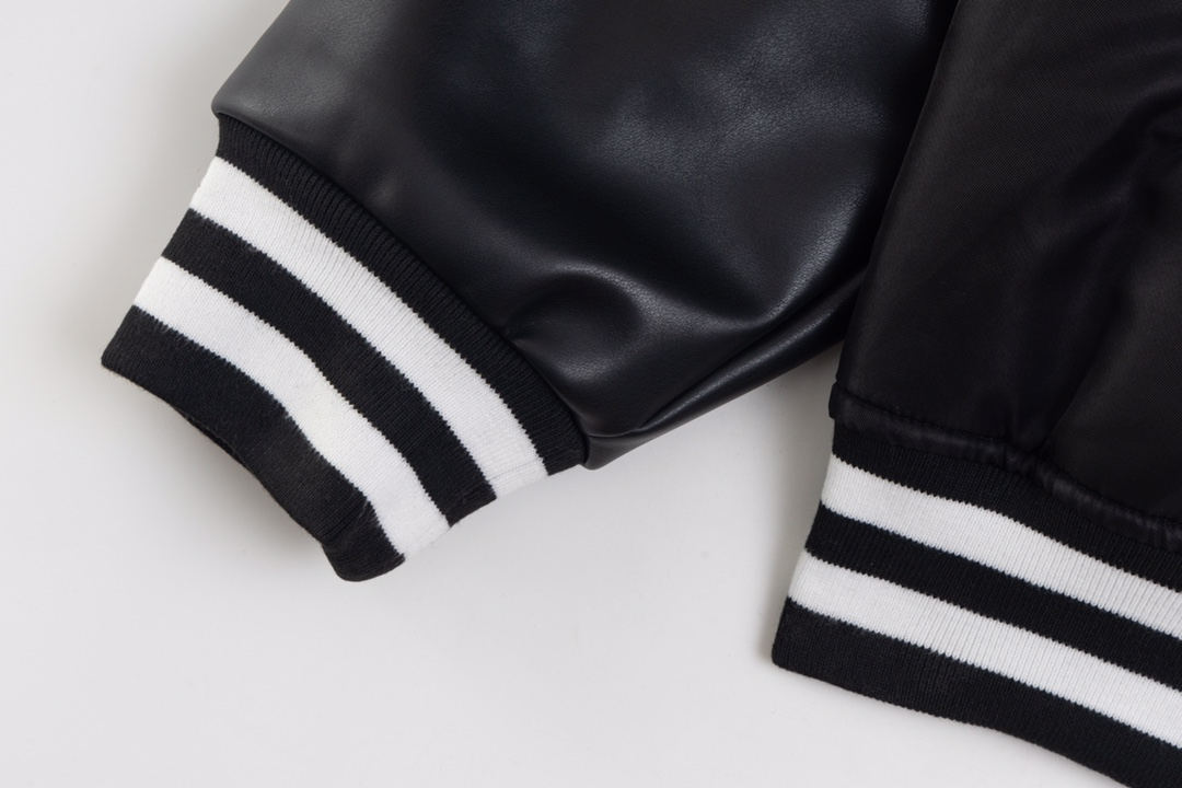 【PRADA  公式旗艦店】 プラダ  ジャケット着 ご好評に付き再入荷！241024