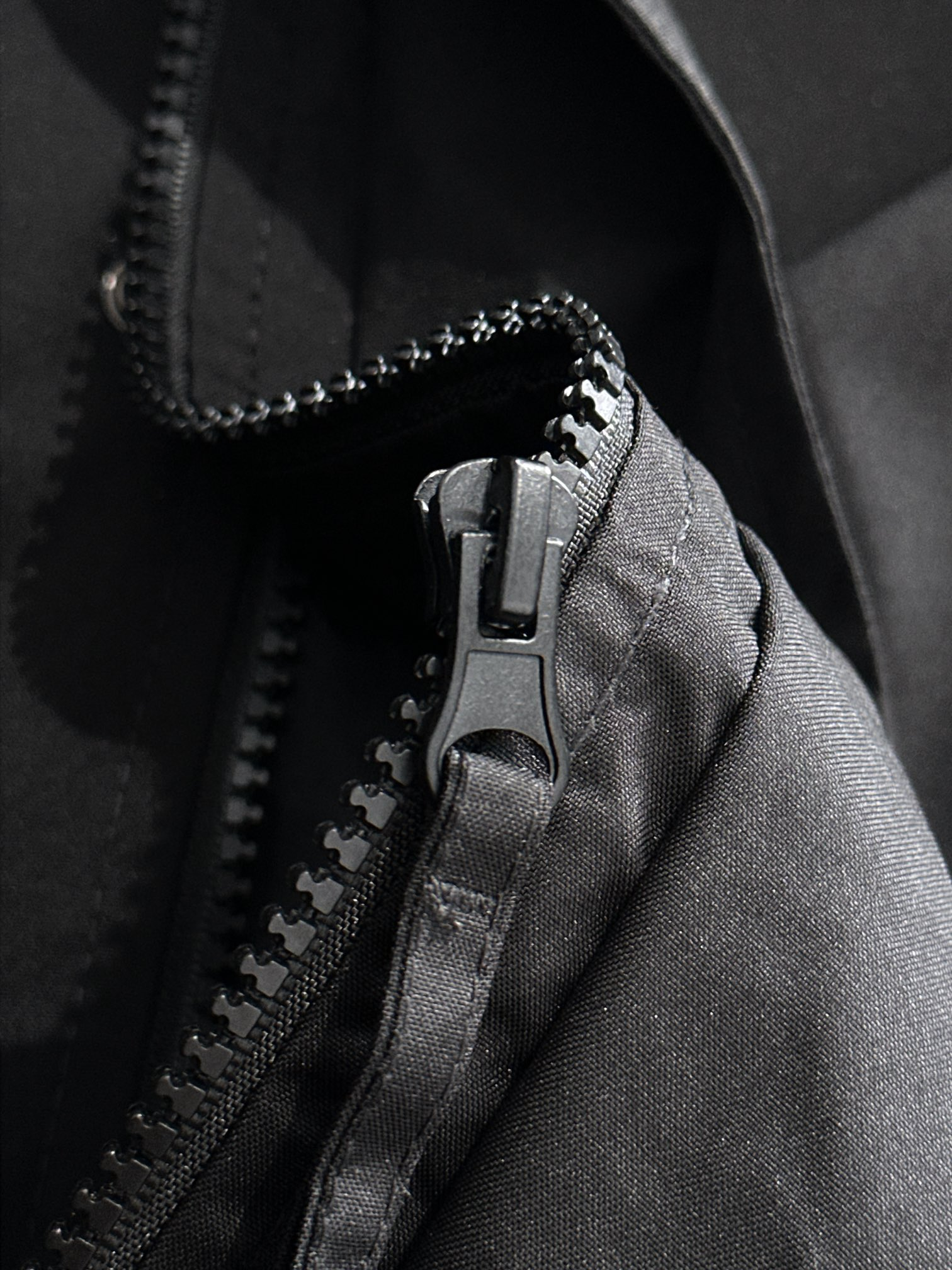 【LOEWE 公式旗艦店】ロエベ  ジャケット着 好評に付き再入荷 241224