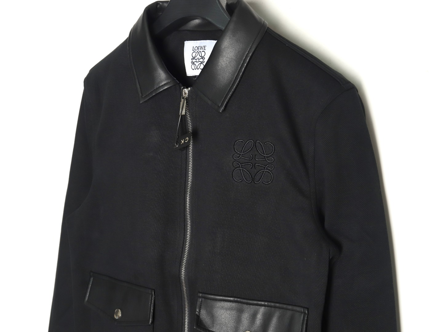 【LOEWE 公式旗艦店】ロエベ  ジャケット着 好評に付き再入荷 241224