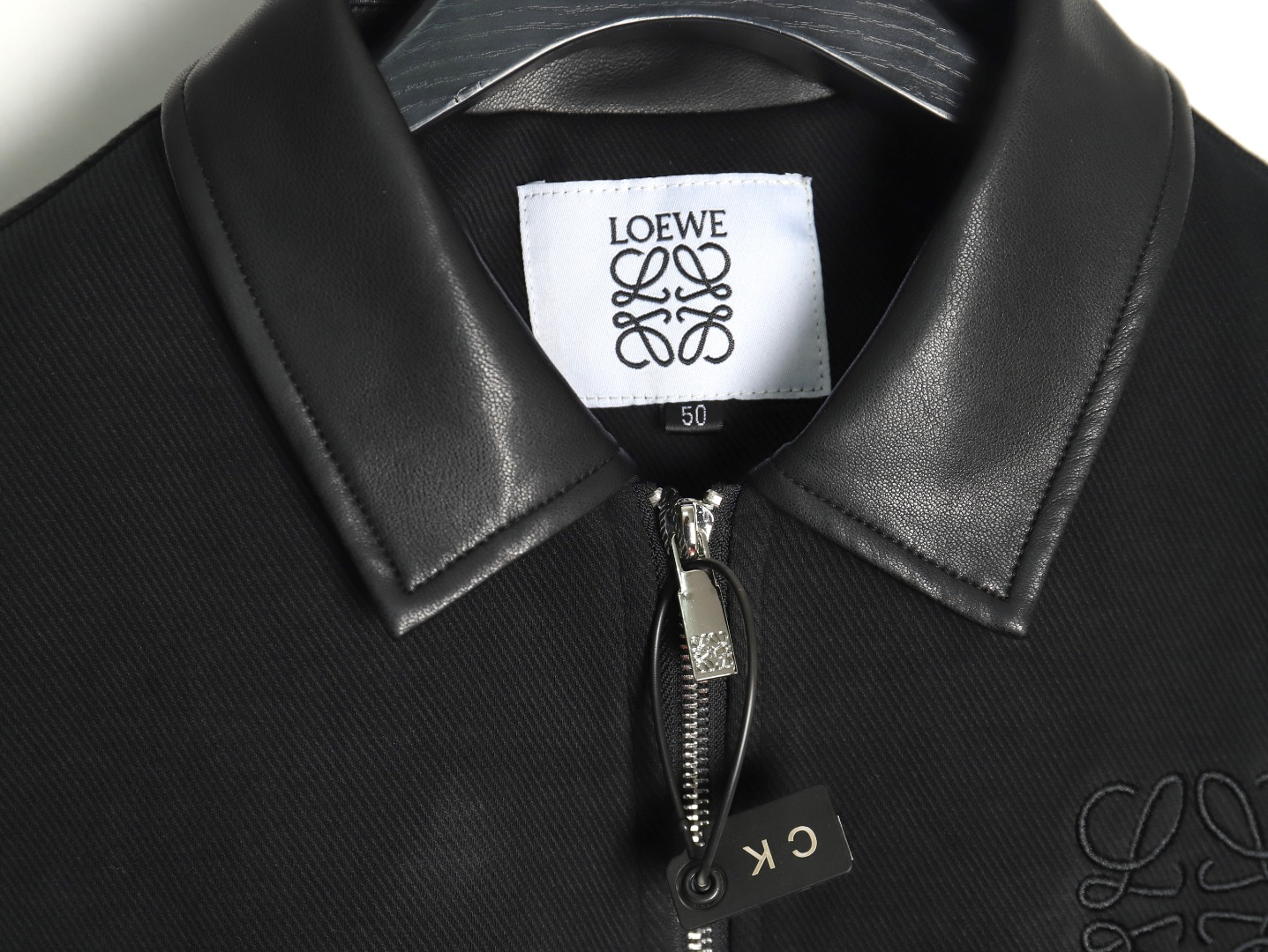 【LOEWE 公式旗艦店】ロエベ  ジャケット着 好評に付き再入荷 241224