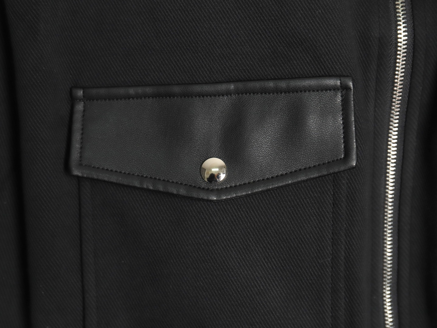 【LOEWE 公式旗艦店】ロエベ  ジャケット着 好評に付き再入荷 241224