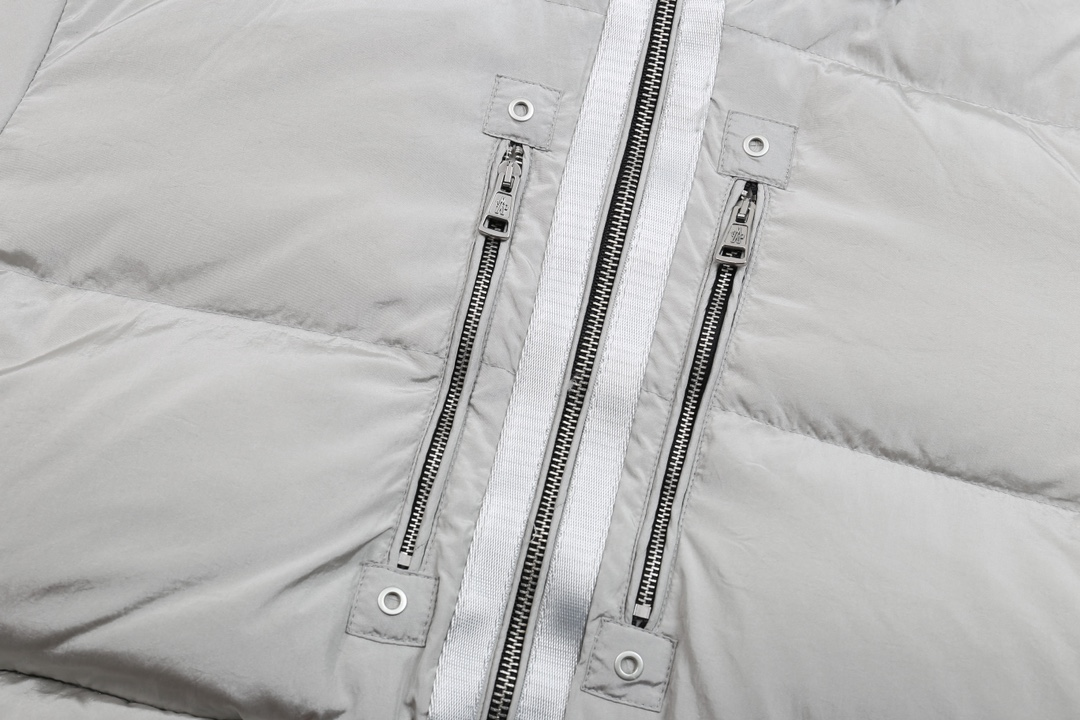 【MONCLER 公式旗艦店】モンクレール  ダウンジャケット好評に付き再入荷！ 241224