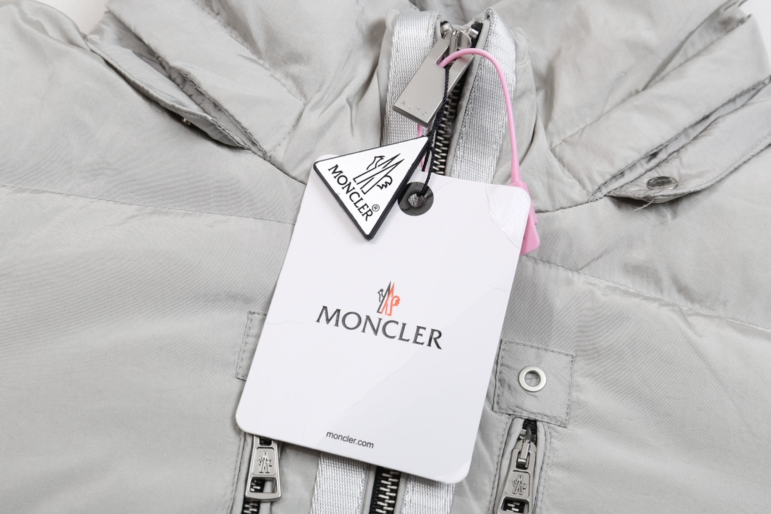 【MONCLER 公式旗艦店】モンクレール  ダウンジャケット好評に付き再入荷！ 241224
