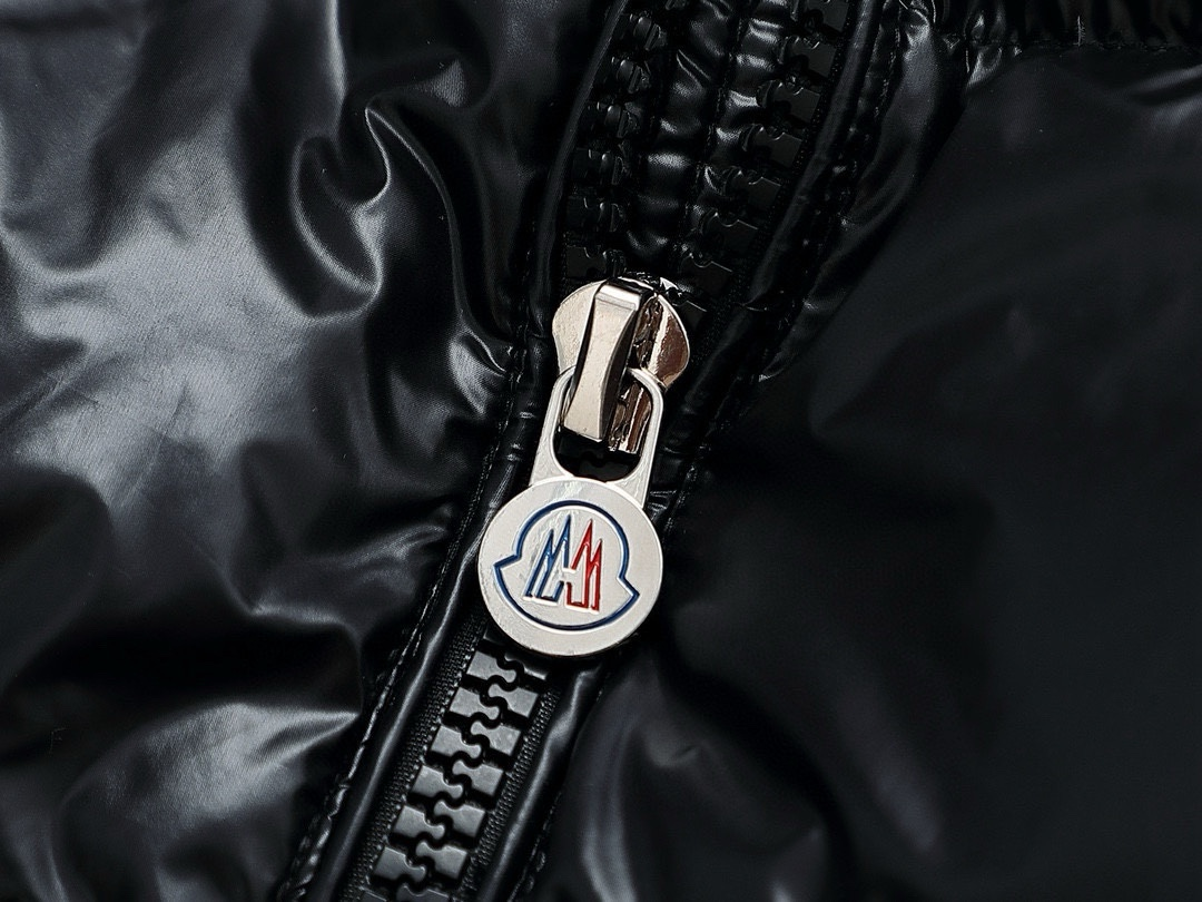 【MONCLER 公式旗艦店】モンクレール  ダウンジャケット好評に付き再入荷！ 241224