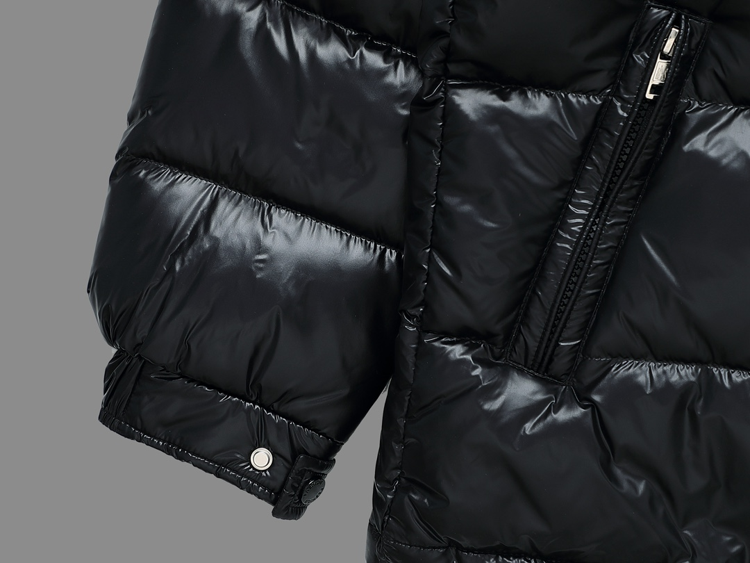 【MONCLER 公式旗艦店】モンクレール  ダウンジャケット好評に付き再入荷！ 241224
