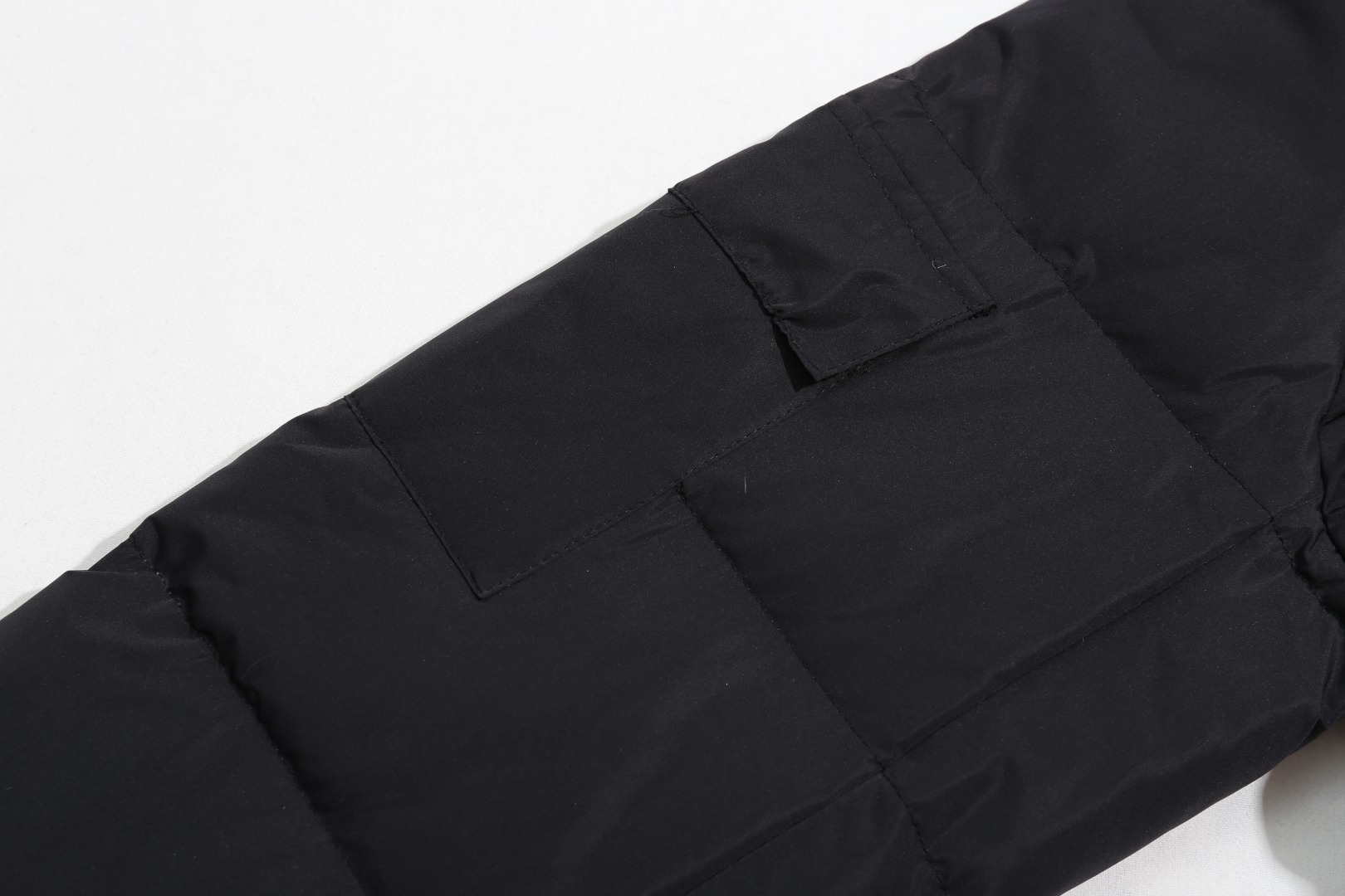 【Canada Goose  公式旗艦店】 カナダグース  ダウンジャケット ご好評に付き再入荷！241227