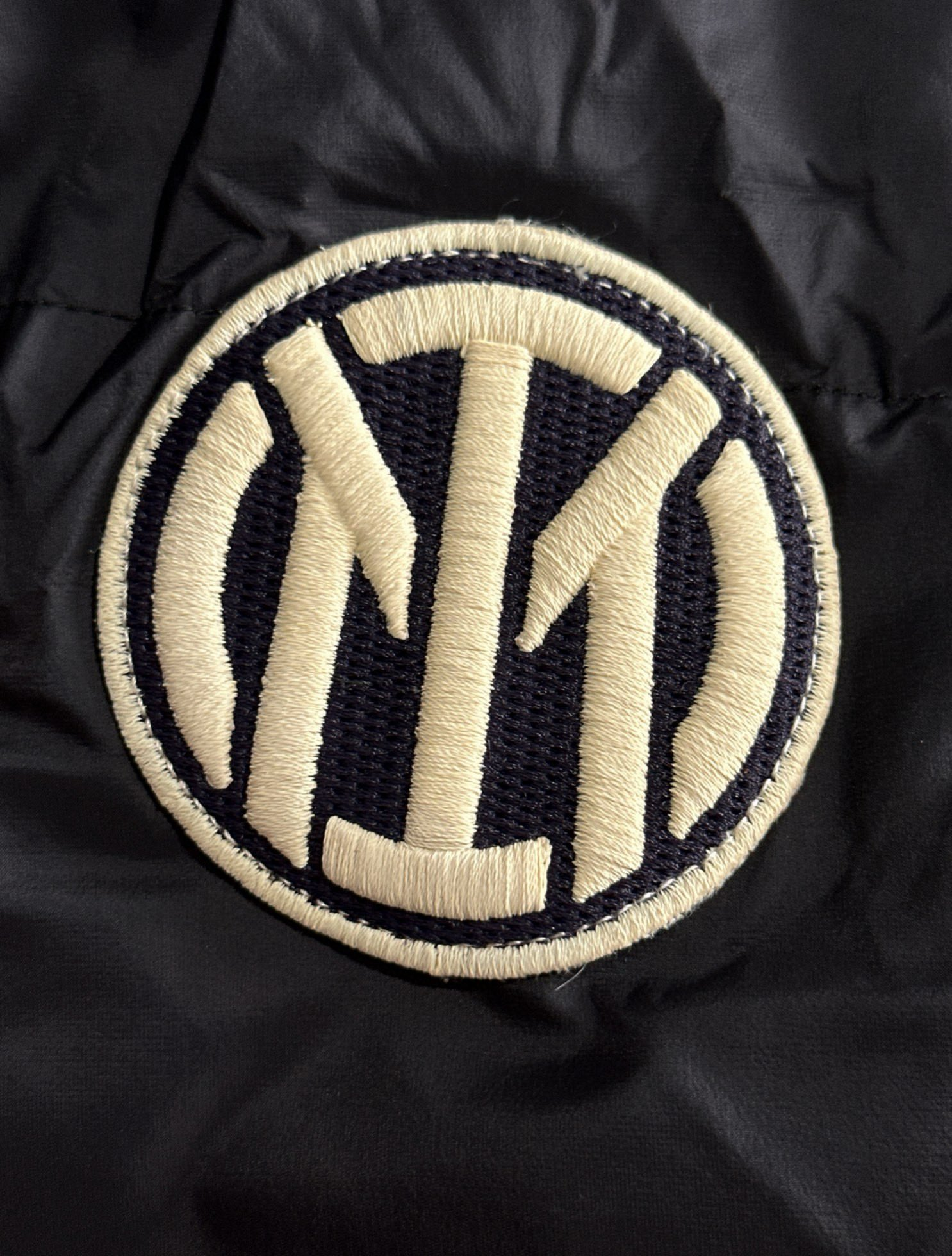 【MONCLER 公式旗艦店】モンクレール  ダウンジャケット好評に付き再入荷！ 241224