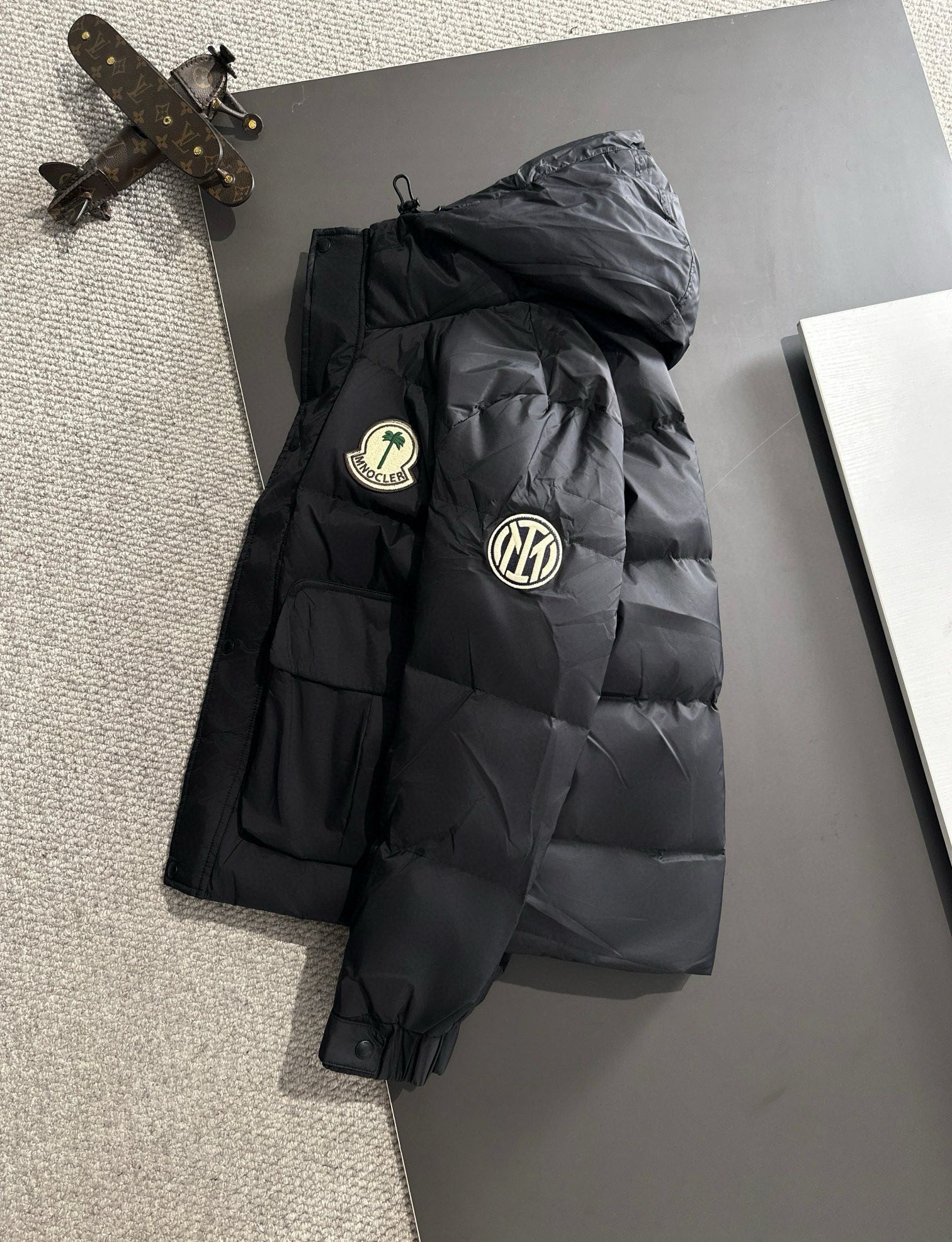 【MONCLER 公式旗艦店】モンクレール  ダウンジャケット好評に付き再入荷！ 241224