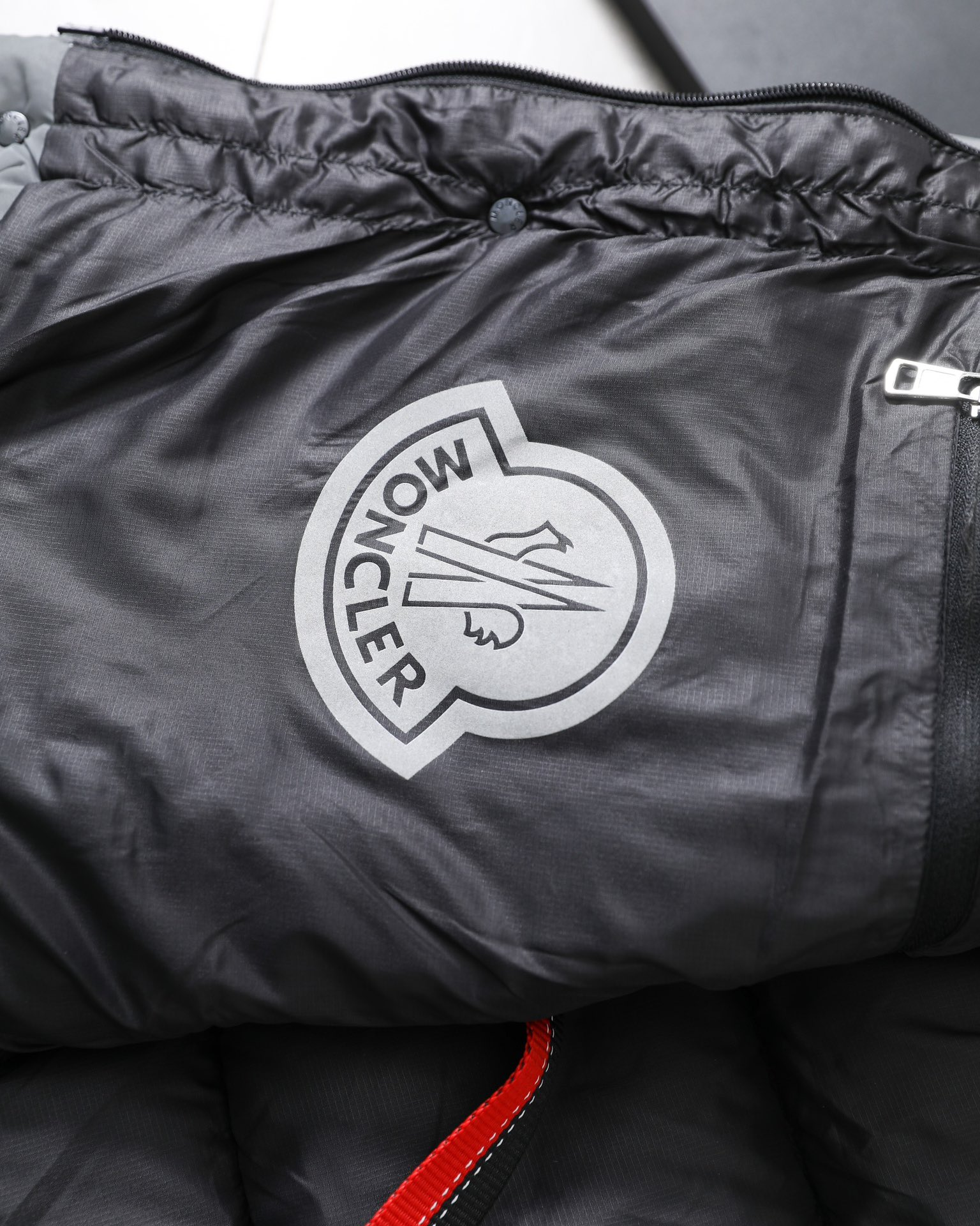 【MONCLER 公式旗艦店】モンクレール  ダウンジャケット好評に付き再入荷！ 241224