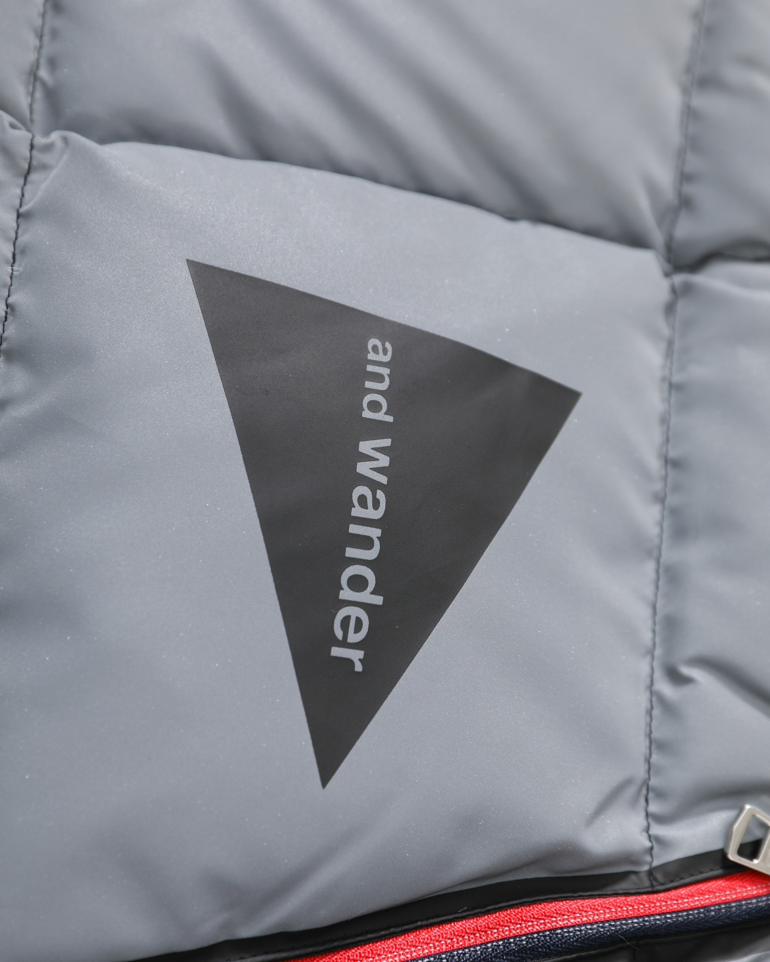 【MONCLER 公式旗艦店】モンクレール  ダウンジャケット好評に付き再入荷！ 241224