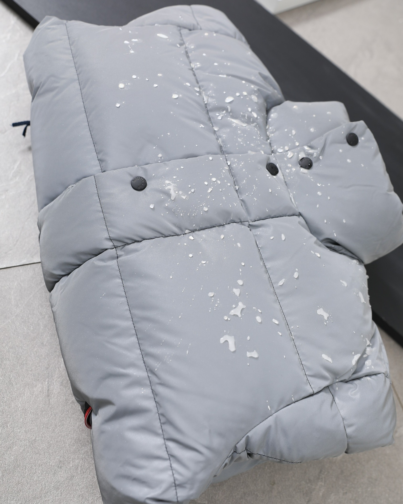 【MONCLER 公式旗艦店】モンクレール  ダウンジャケット好評に付き再入荷！ 241224