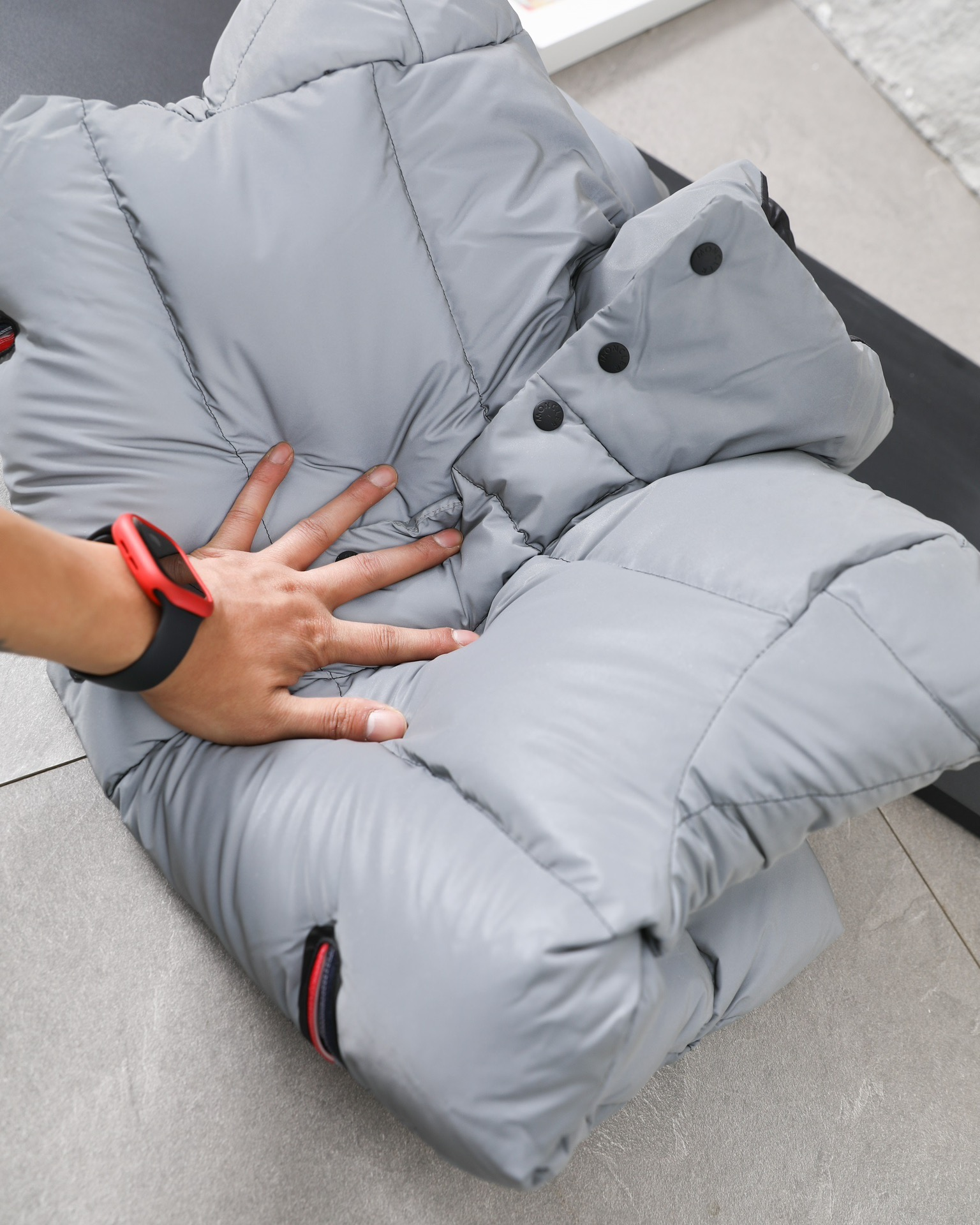 【MONCLER 公式旗艦店】モンクレール  ダウンジャケット好評に付き再入荷！ 241224