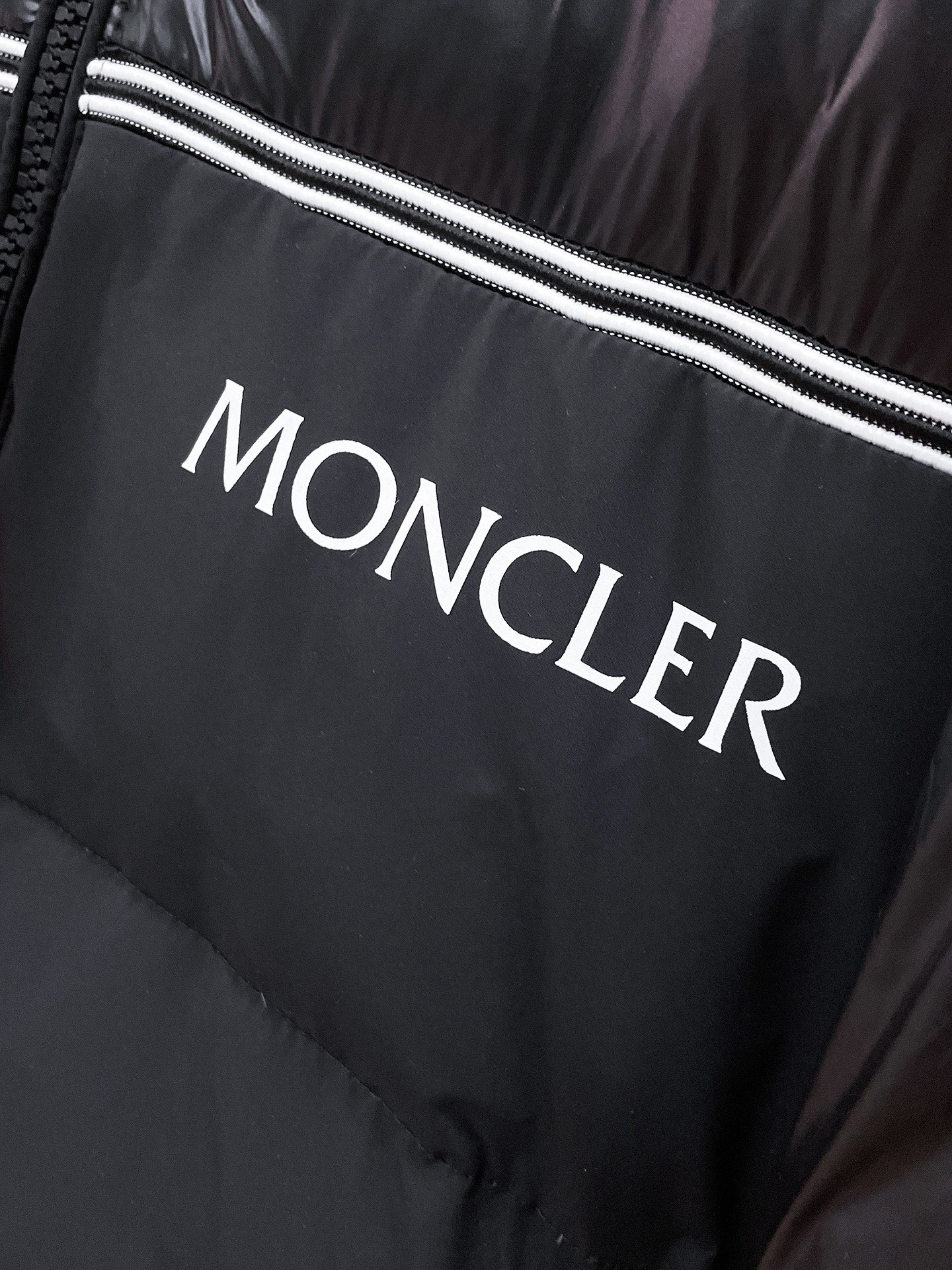【MONCLER 公式旗艦店】モンクレール  ダウンジャケット好評に付き再入荷！ 241224