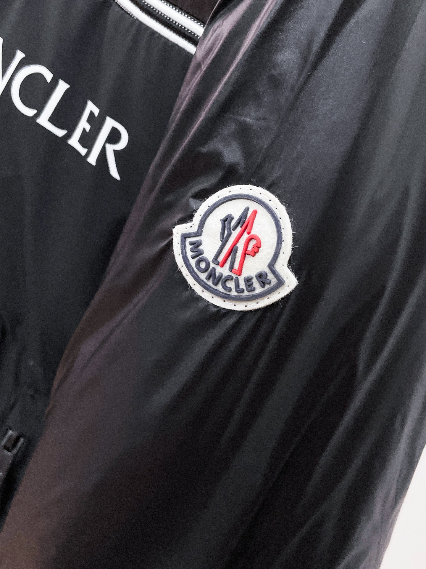 【MONCLER 公式旗艦店】モンクレール  ダウンジャケット好評に付き再入荷！ 241224