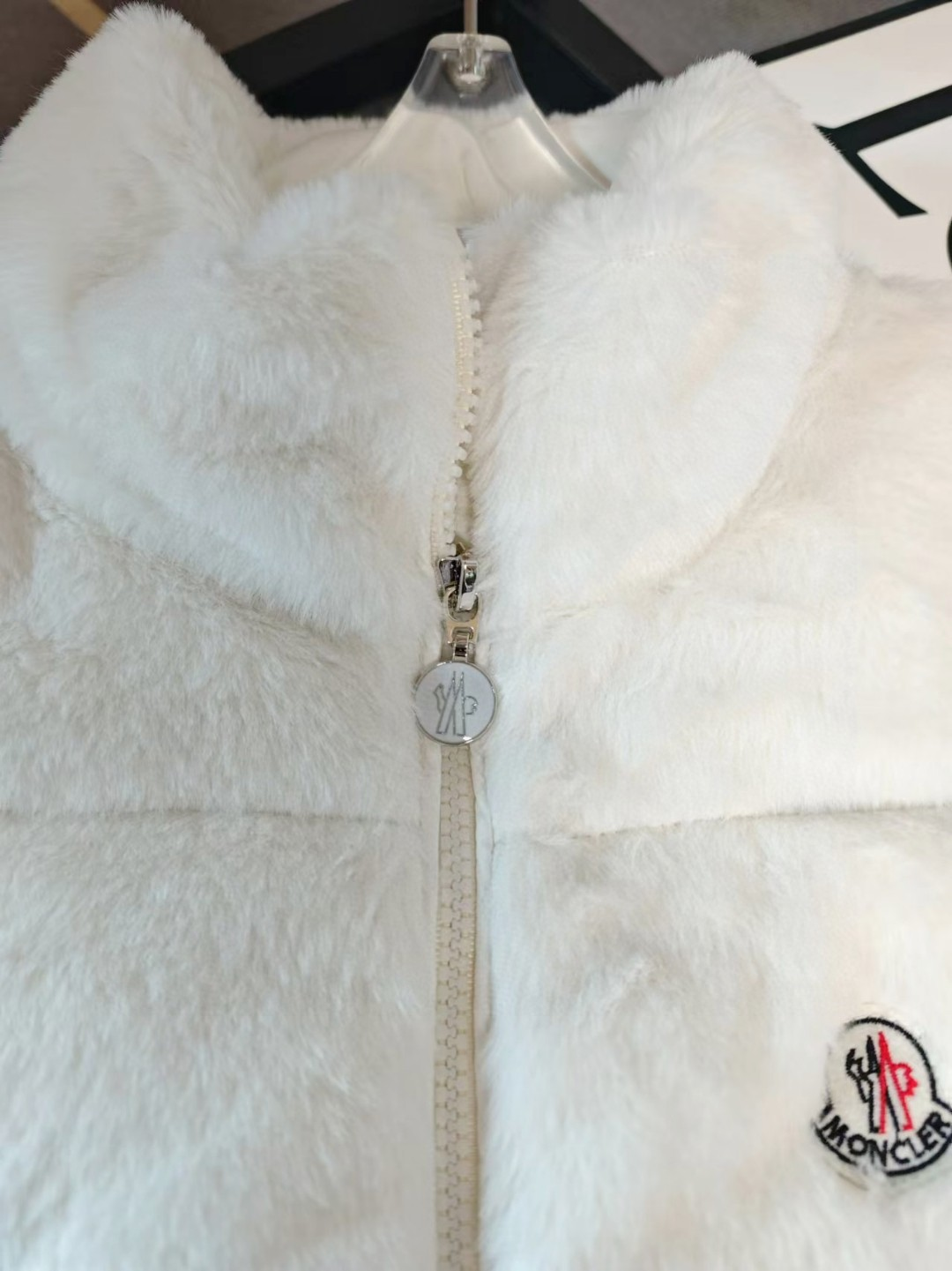 【MONCLER 公式旗艦店】モンクレール   ダウンベスト 好評に付き再入荷！ 241224