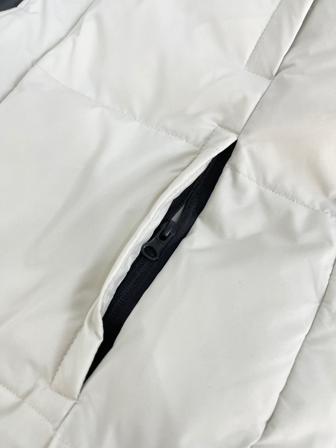 【NIKE  公式旗艦店】ナイキ ダウンジャケット ご好評に付き再入荷！ 241225