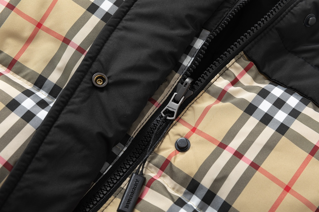 【BURBERRY  公式旗艦店】バーバリー   ダウンジャケット ご好評に付き再入荷！241226