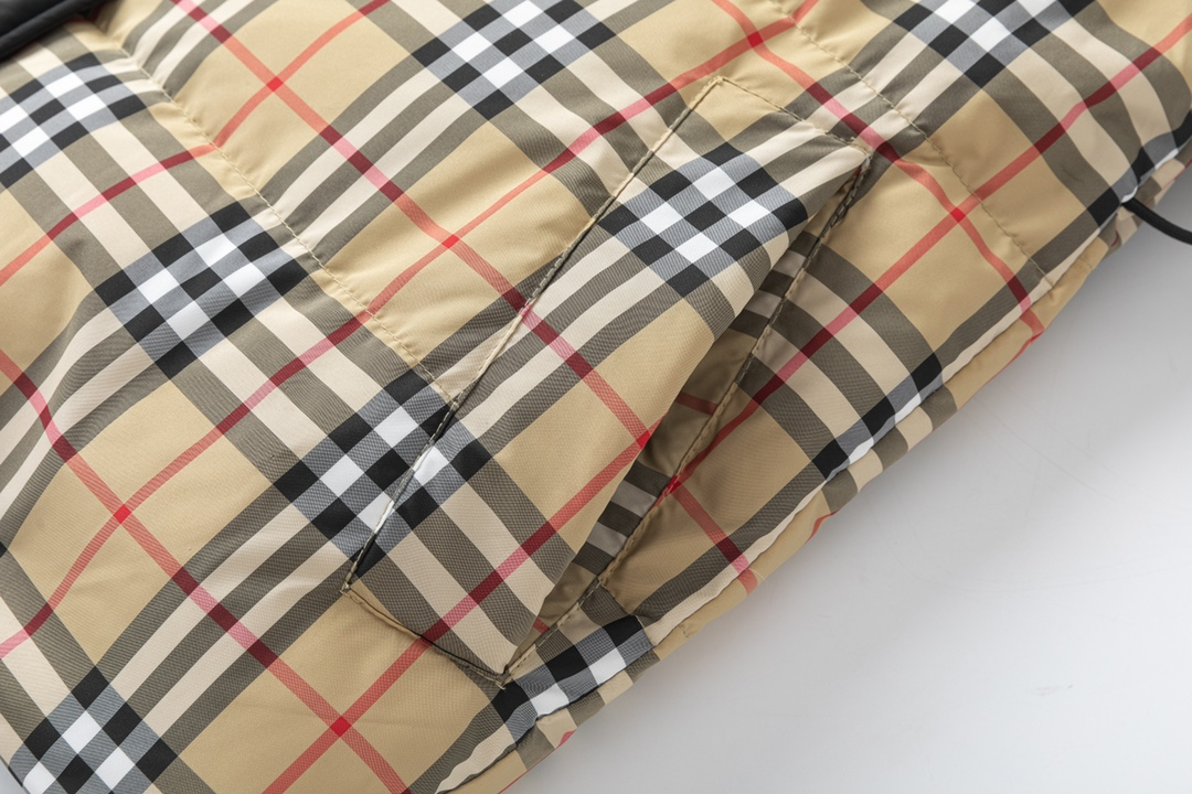 【BURBERRY  公式旗艦店】バーバリー   ダウンジャケット ご好評に付き再入荷！241226