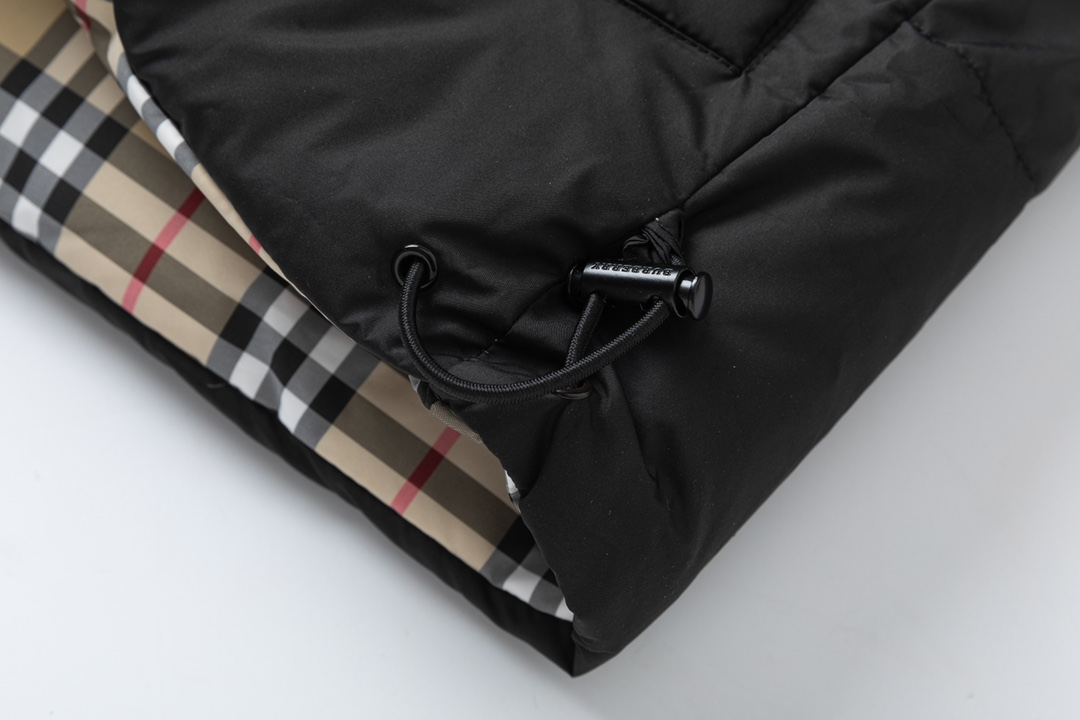 【BURBERRY  公式旗艦店】バーバリー   ダウンジャケット ご好評に付き再入荷！241226