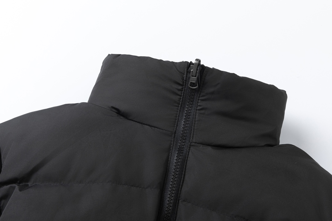 【BURBERRY  公式旗艦店】バーバリー   ダウンジャケット ご好評に付き再入荷！241226