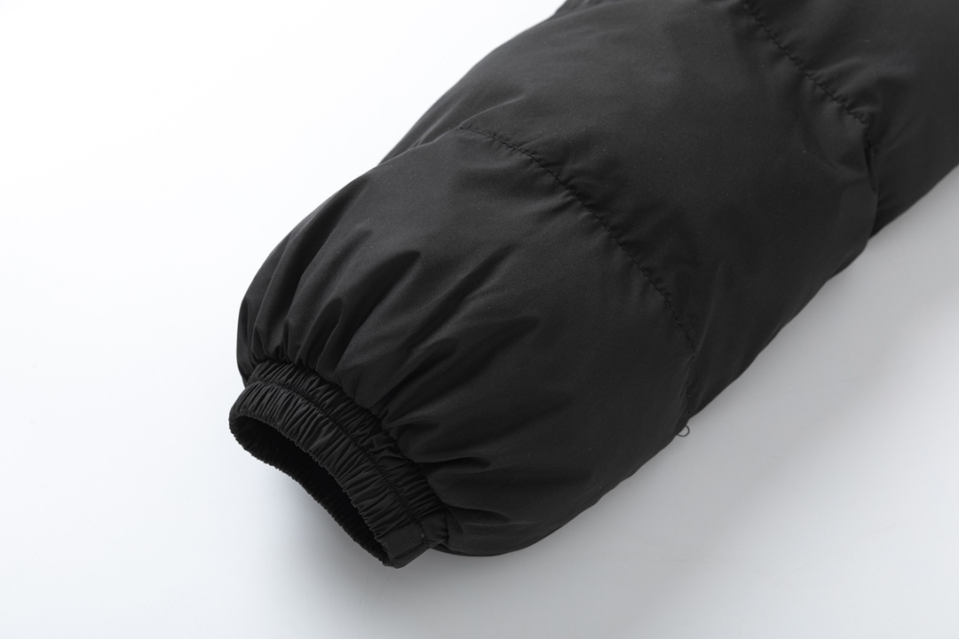 【BURBERRY  公式旗艦店】バーバリー   ダウンジャケット ご好評に付き再入荷！241226