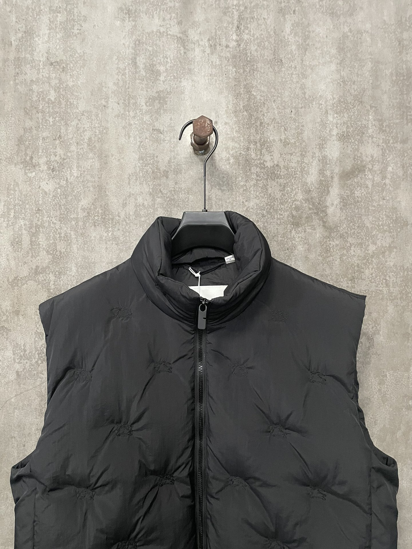 【BURBERRY  公式旗艦店】バーバリー  ダウンジャケット ご好評に付き再入荷！241226