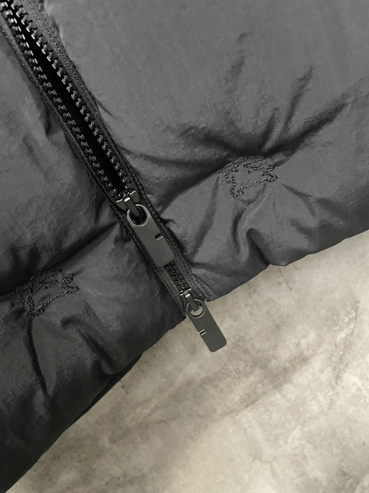 【BURBERRY  公式旗艦店】バーバリー  ダウンジャケット ご好評に付き再入荷！241226