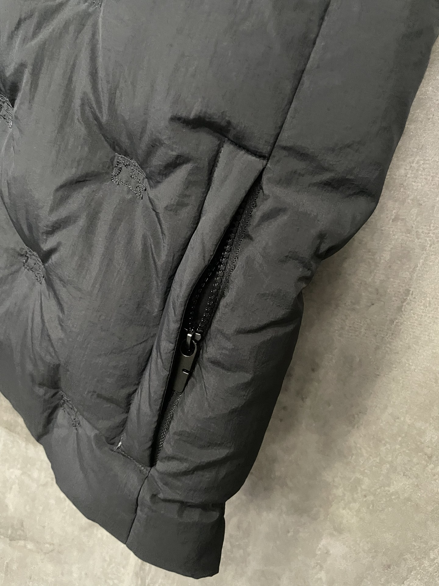 【BURBERRY  公式旗艦店】バーバリー  ダウンジャケット ご好評に付き再入荷！241226