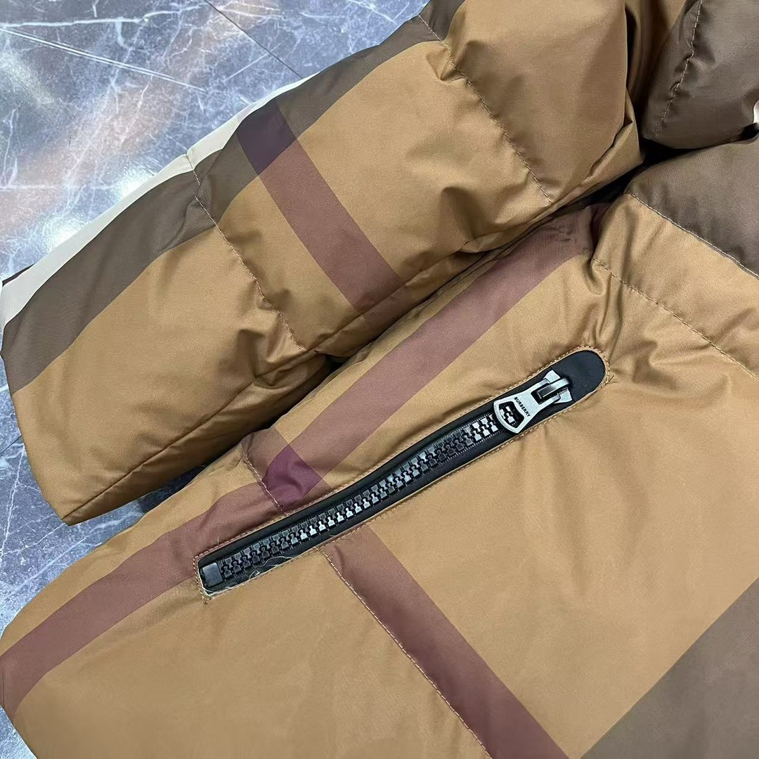 【BURBERRY  公式旗艦店】バーバリー  ダウンジャケット ご好評に付き再入荷！241226