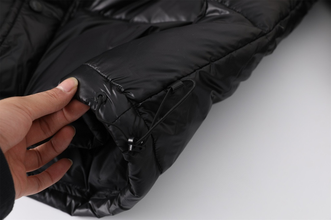 【BURBERRY  公式旗艦店】バーバリー   ダウンジャケット ご好評に付き再入荷！241226