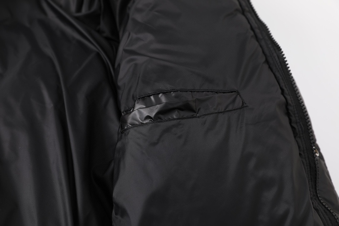 【BURBERRY  公式旗艦店】バーバリー   ダウンジャケット ご好評に付き再入荷！241226