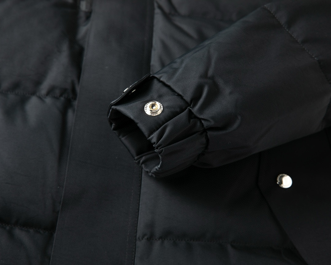 【BURBERRY  公式旗艦店】バーバリー  ダウンジャケット ご好評に付き再入荷！241226