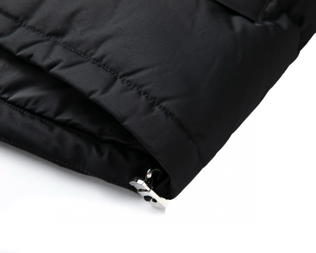 【BURBERRY  公式旗艦店】バーバリー  ダウンジャケット ご好評に付き再入荷！241226