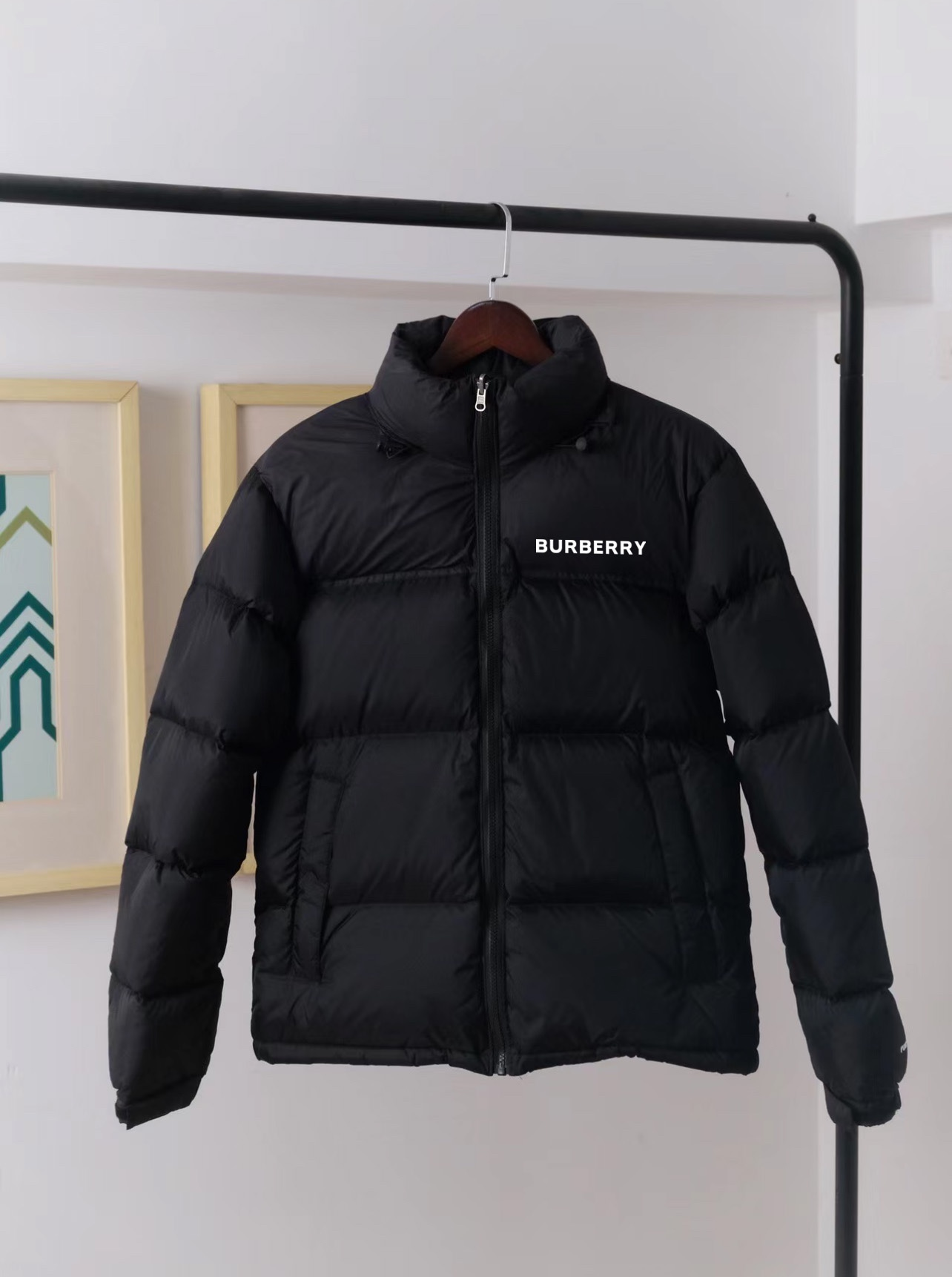 【BURBERRY  公式旗艦店】バーバリー  ダウンジャケット ご好評に付き再入荷！241226