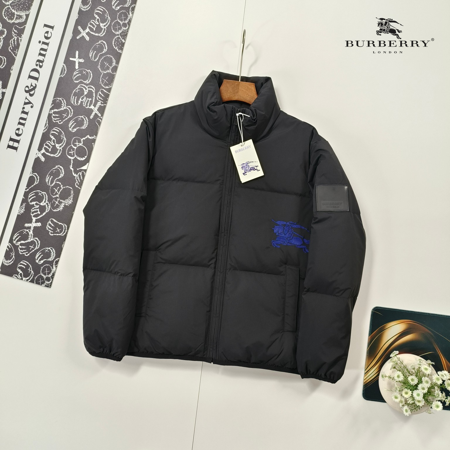 【BURBERRY  公式旗艦店】バーバリー  ダウンジャケット ご好評に付き再入荷！241226
