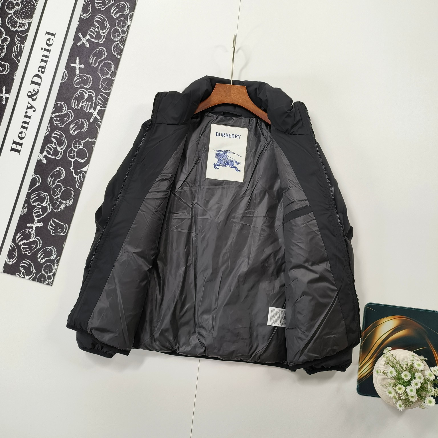 【BURBERRY  公式旗艦店】バーバリー  ダウンジャケット ご好評に付き再入荷！241226