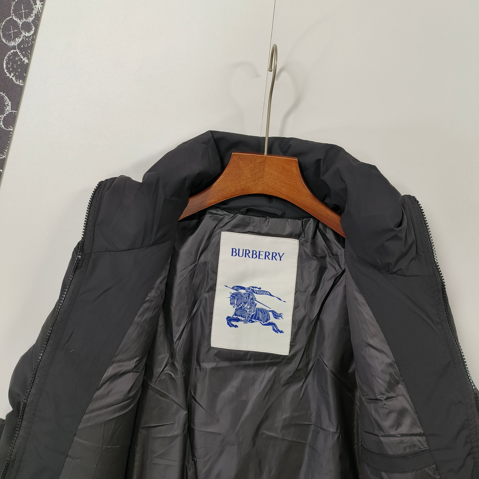 【BURBERRY  公式旗艦店】バーバリー  ダウンジャケット ご好評に付き再入荷！241226