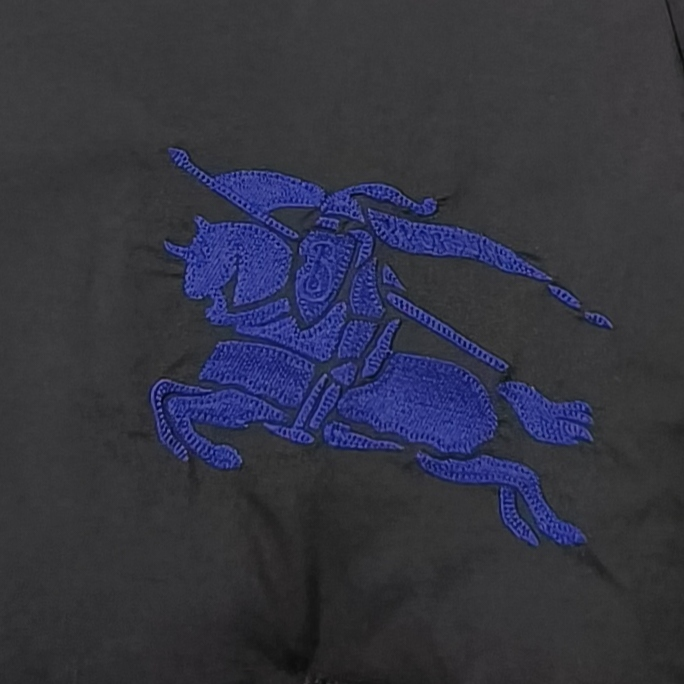 【BURBERRY  公式旗艦店】バーバリー  ダウンジャケット ご好評に付き再入荷！241226