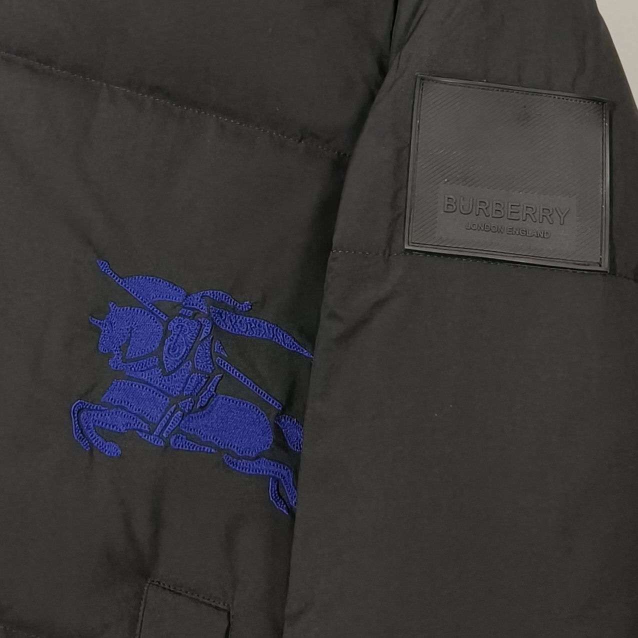 【BURBERRY  公式旗艦店】バーバリー  ダウンジャケット ご好評に付き再入荷！241226