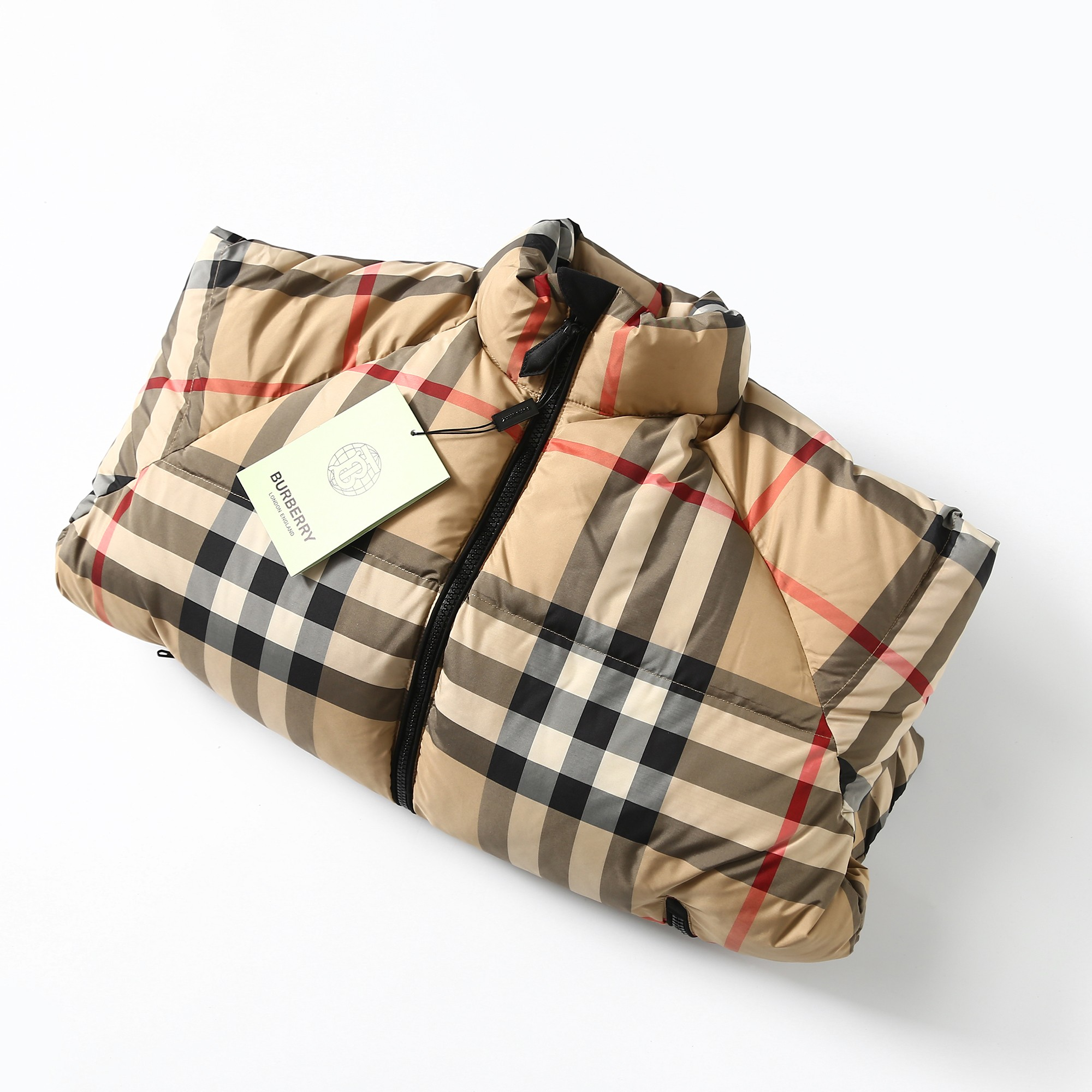 【BURBERRY  公式旗艦店】バーバリー  ダウンジャケット ご好評に付き再入荷！241226