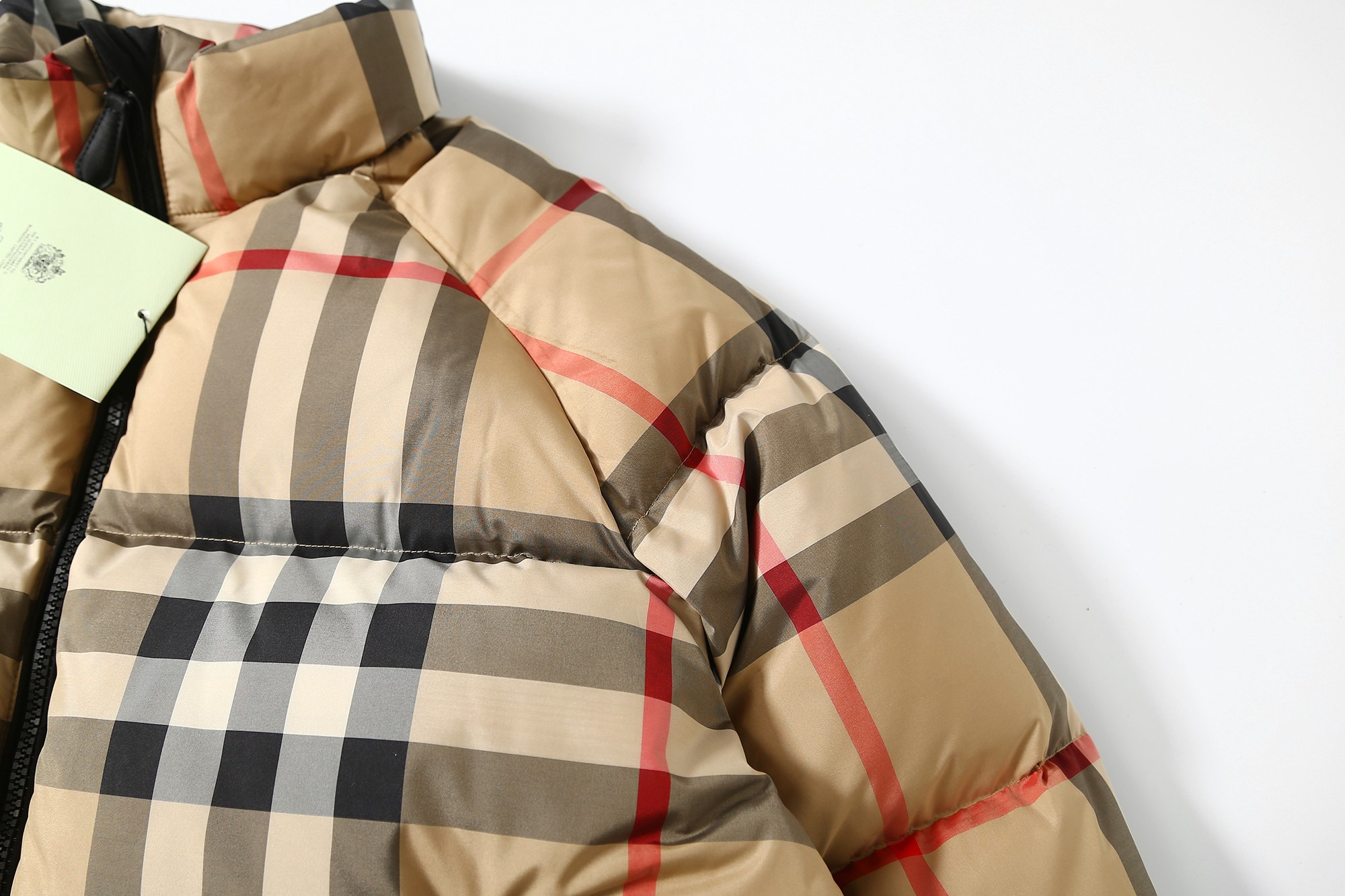 【BURBERRY  公式旗艦店】バーバリー  ダウンジャケット ご好評に付き再入荷！241226